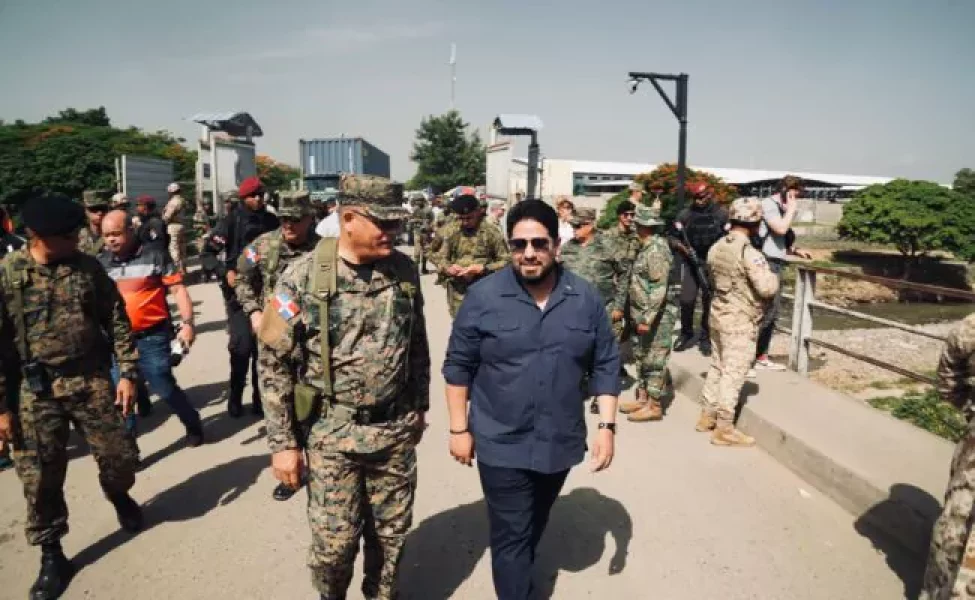 MINISTRO-DE-DEFENSA-Y-SUBSECRETARIO-650x400