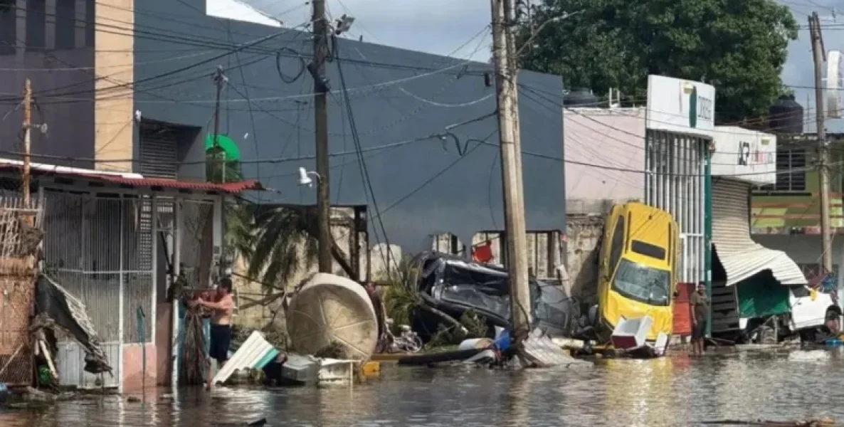 Mexico-eleva-a-76-fallecidos-y-baja-a-39-desaparecidos-por-lluvias